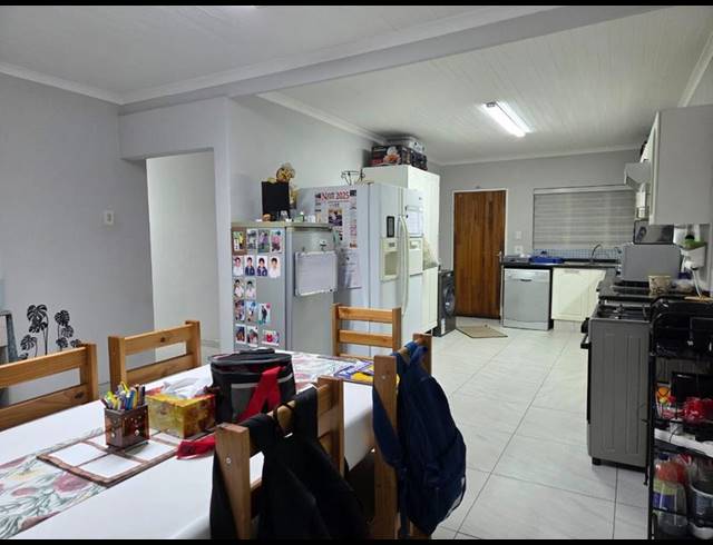 3 BEDROOM TOWNHOUSE FOR SALE IN AVIARYHILL